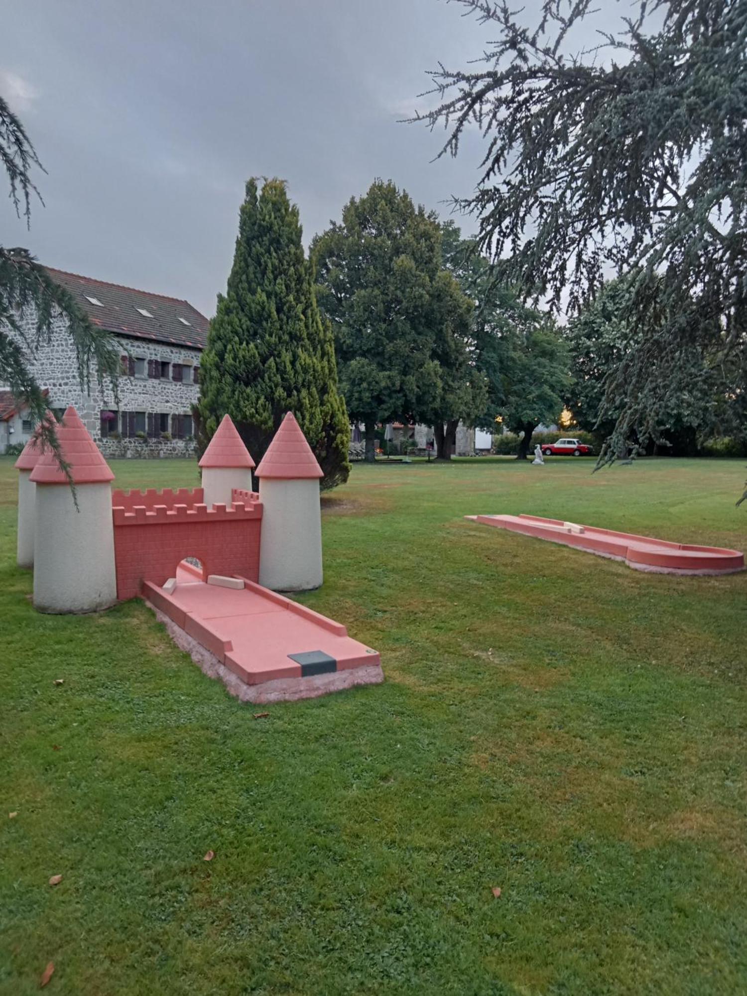 A L'Oree Du Parc Saint-Priest-des-Champs Exterior photo
